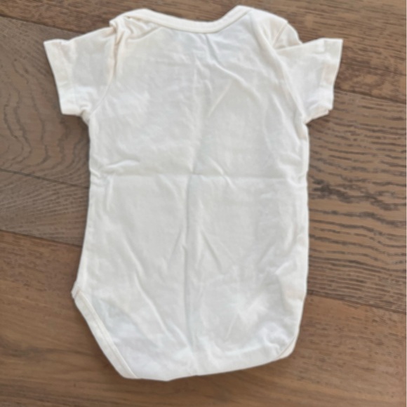 United Nations Nations Unies Geneve Baby Onsie 6 months Cream Vintage - Picture 3 of 3